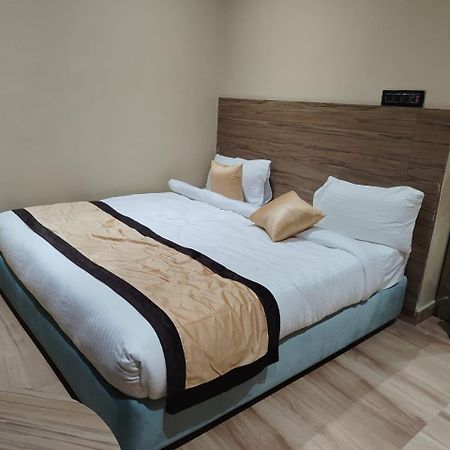 The Velvet Sky Hotel & Resort Bahraich Eksteriør billede