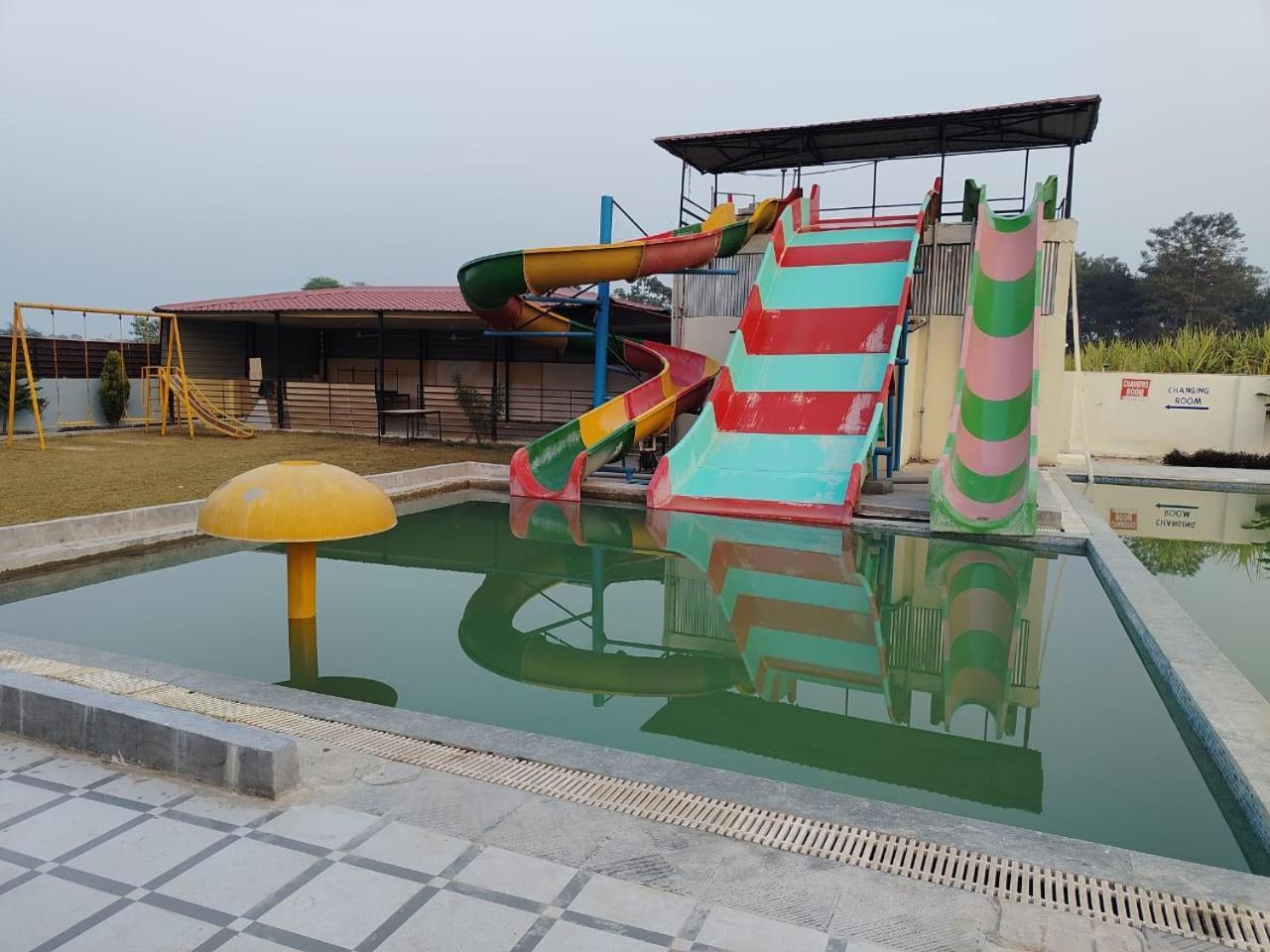The Velvet Sky Hotel & Resort Bahraich Eksteriør billede