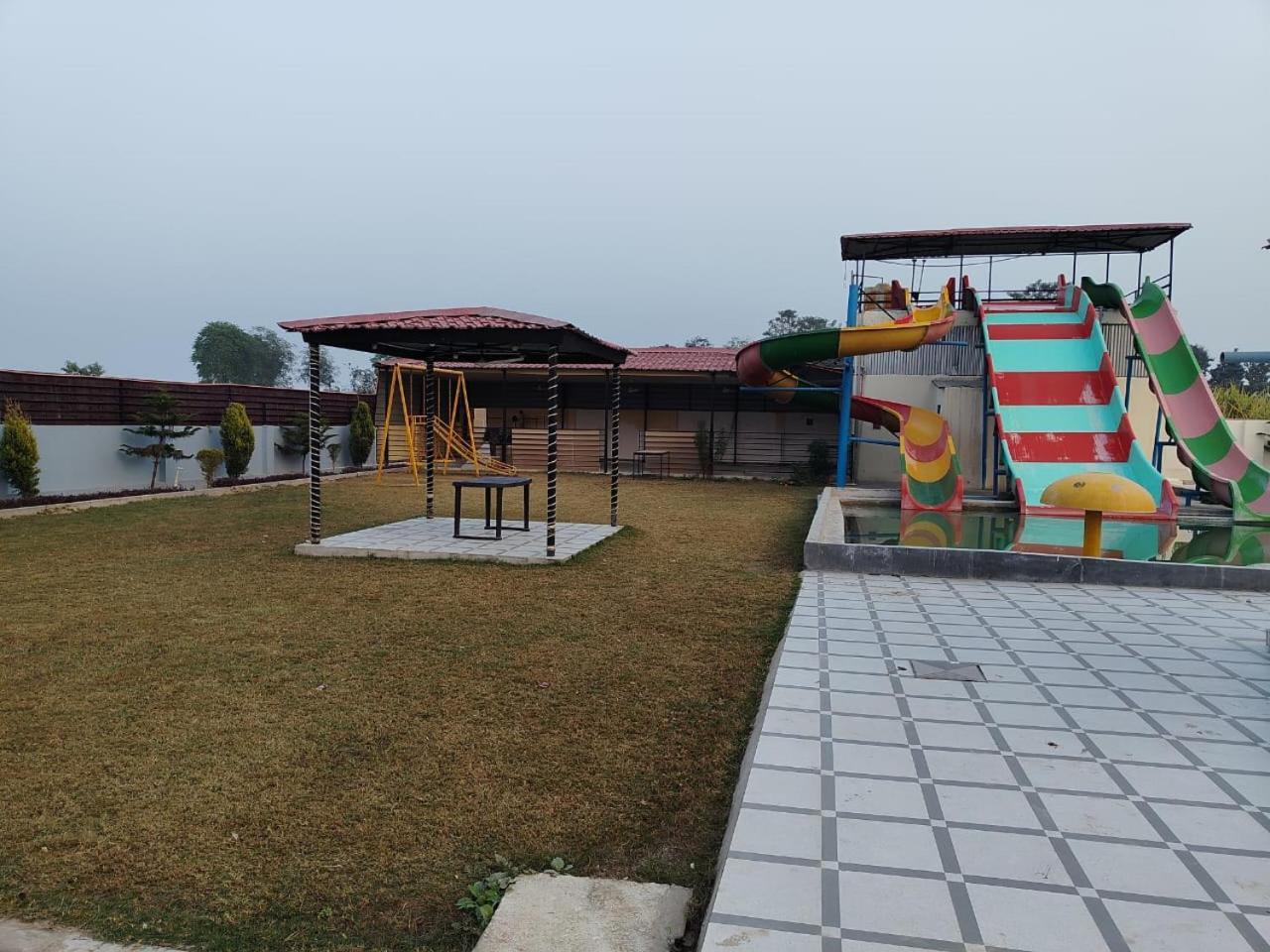 The Velvet Sky Hotel & Resort Bahraich Eksteriør billede