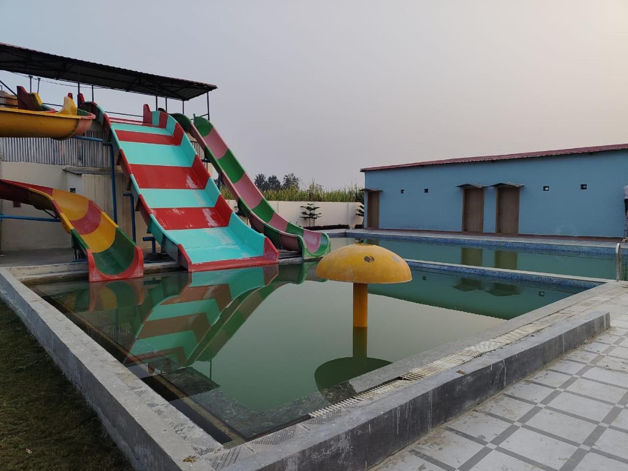 The Velvet Sky Hotel & Resort Bahraich Eksteriør billede