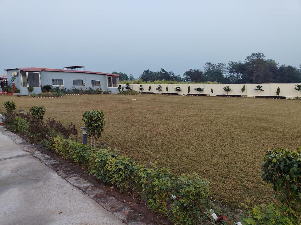 The Velvet Sky Hotel & Resort Bahraich Eksteriør billede